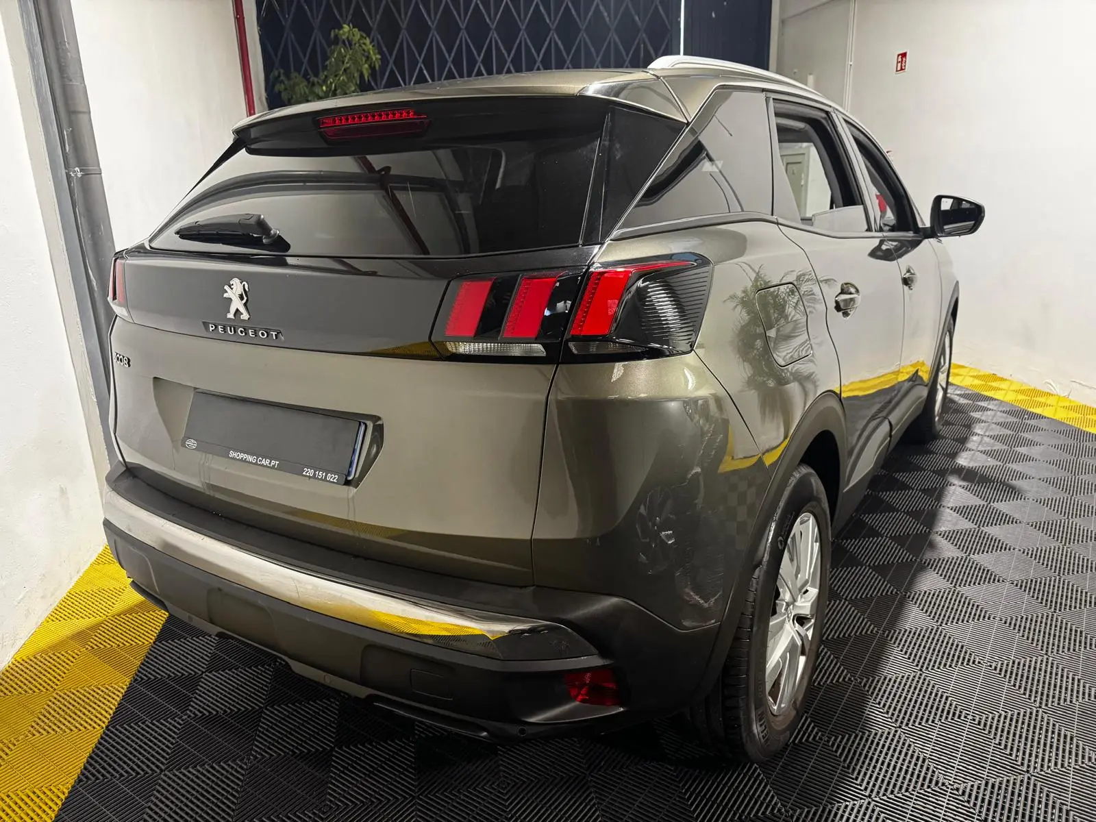 Peugeot 3008 1.2 PureTech Allure Pack EAT8 11
