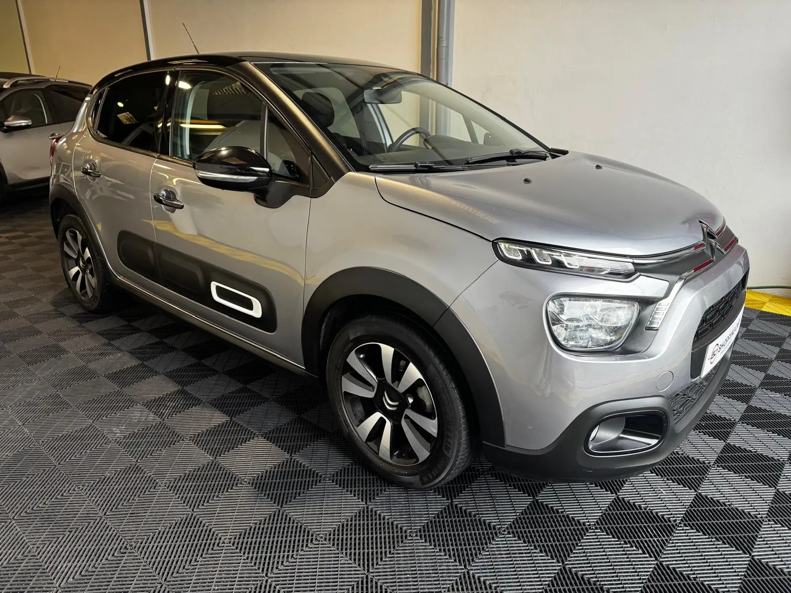 Citroën C3 1.2 PureTech Shine 6