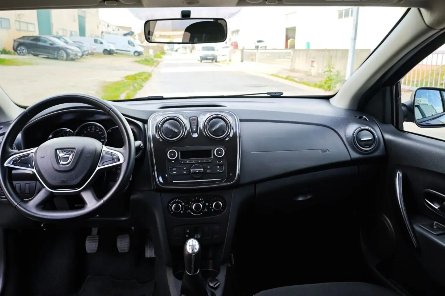 Dacia Sandero 1.0 SCe Essential 8