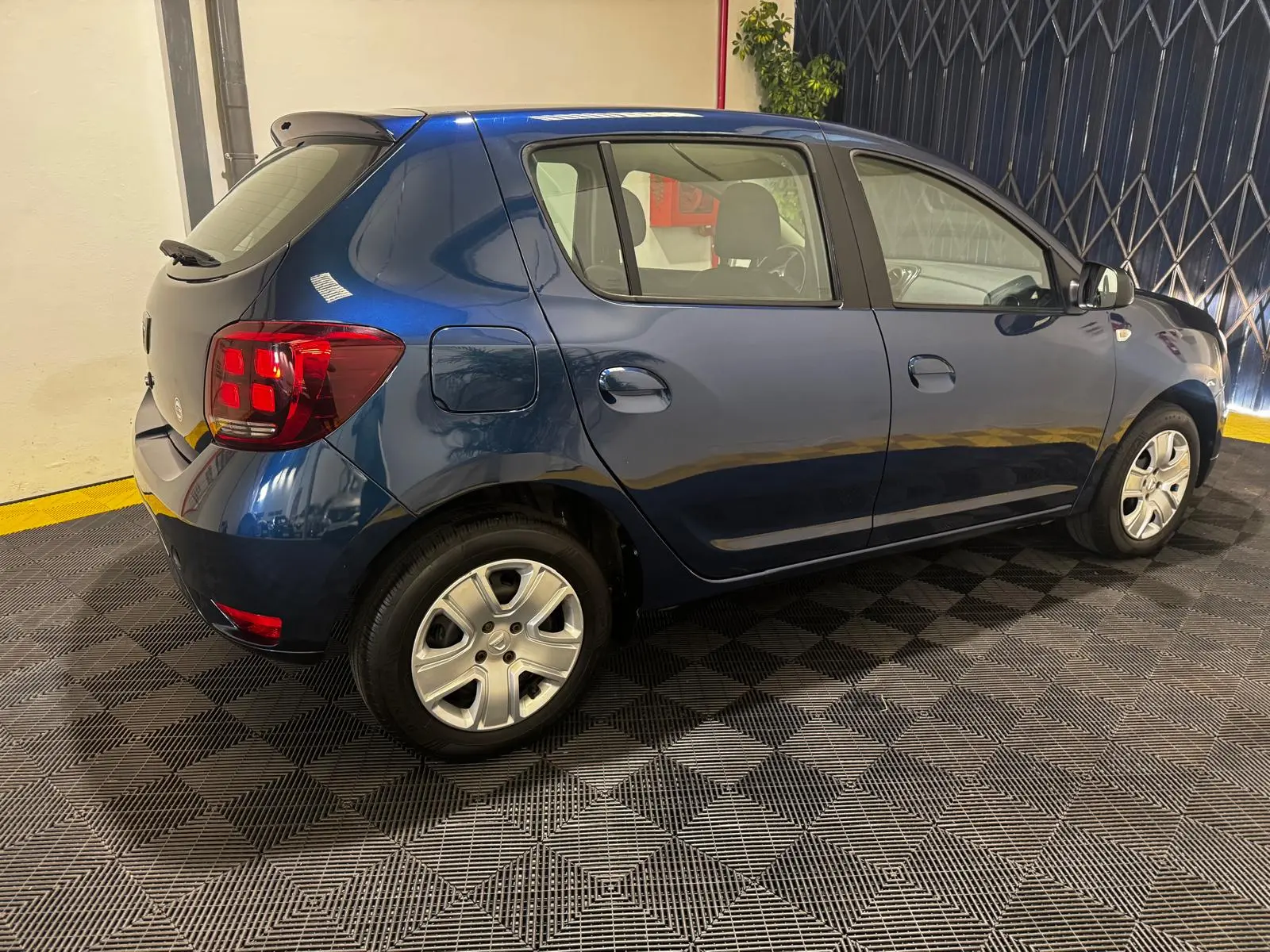 Dacia Sandero 1.0 SCe Essential 9