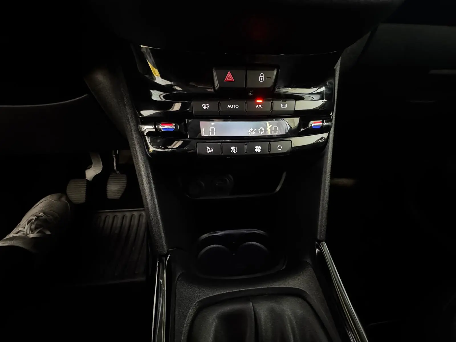 Peugeot 2008 1.2 PureTech Allure 28