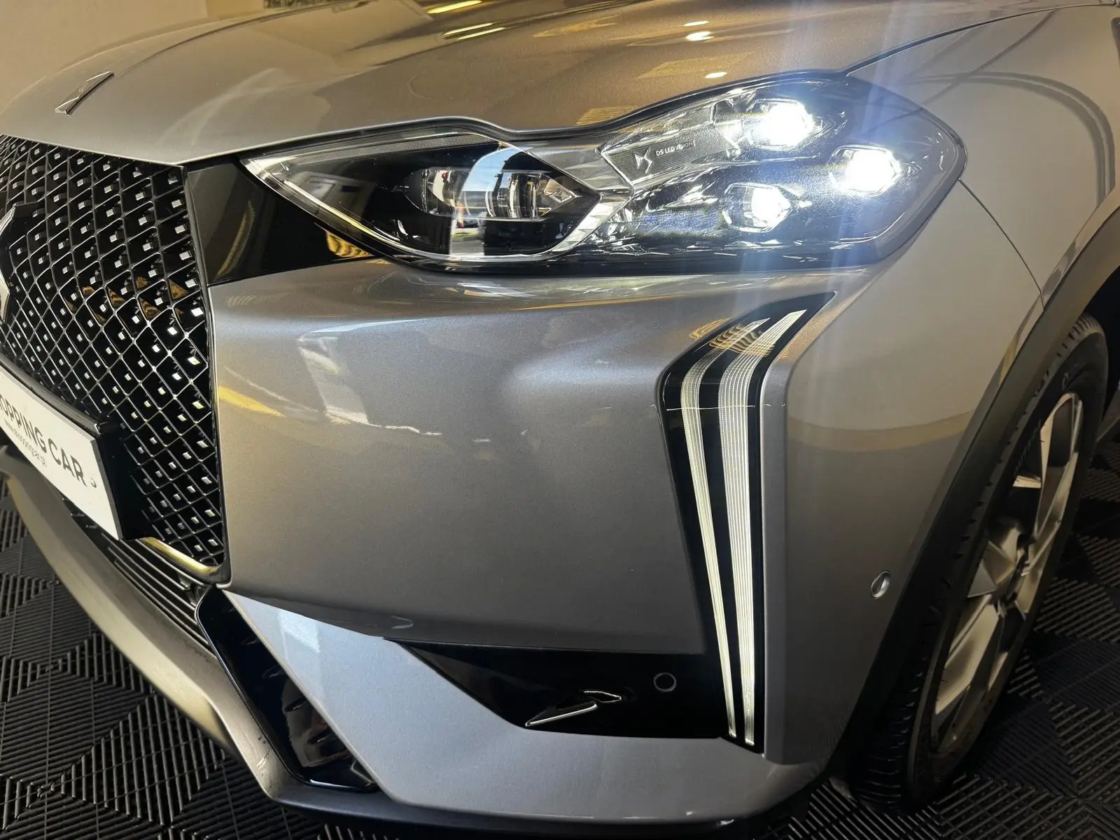 DS DS3 Crossback PureTech 100 PERFORMANCE LINE 2