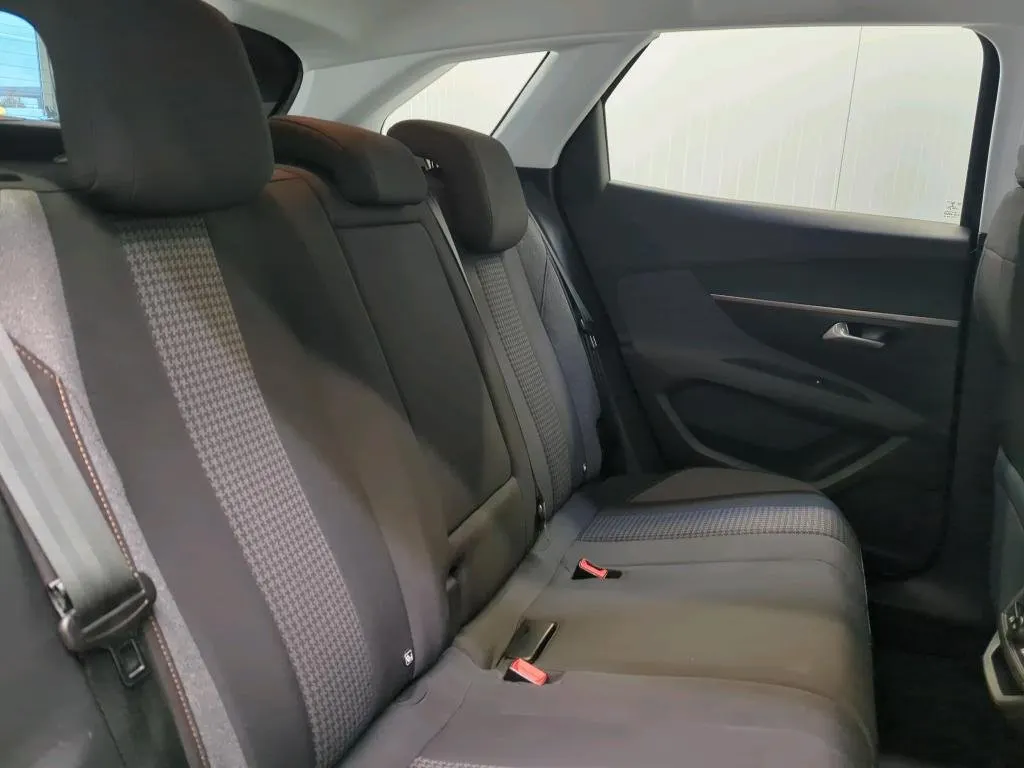 Peugeot 3008 1.2 PureTech Allure EAT8 13