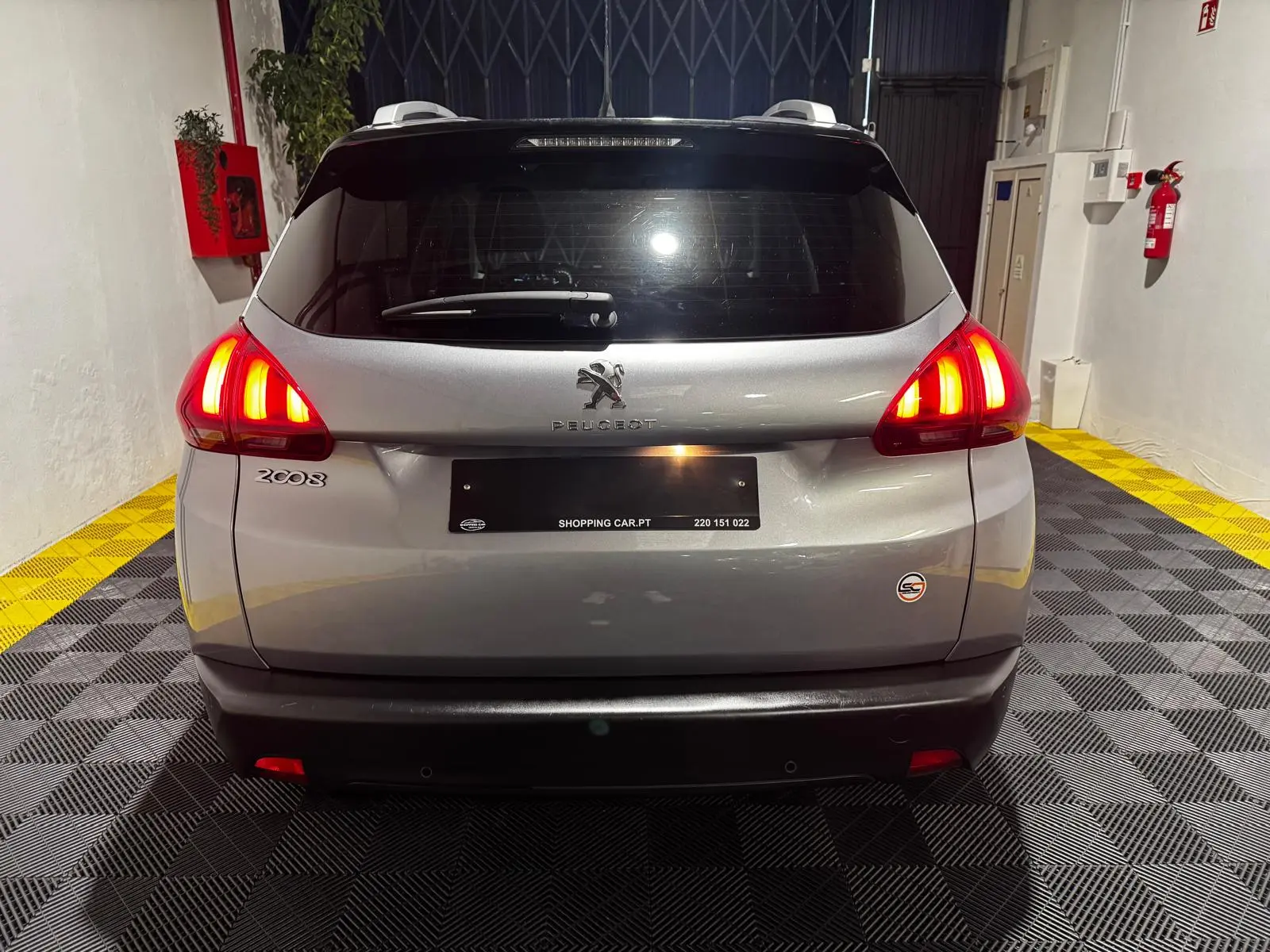 Peugeot 2008 1.2 PureTech Allure 4