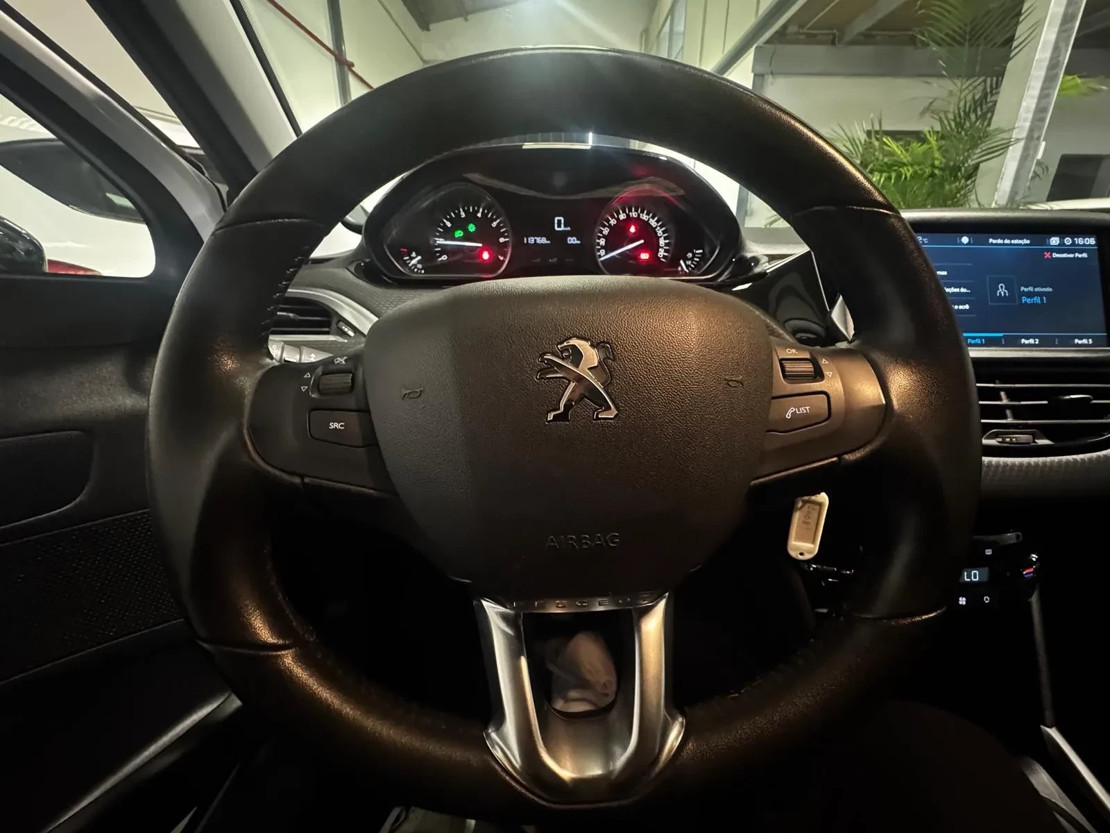 Peugeot 2008 23