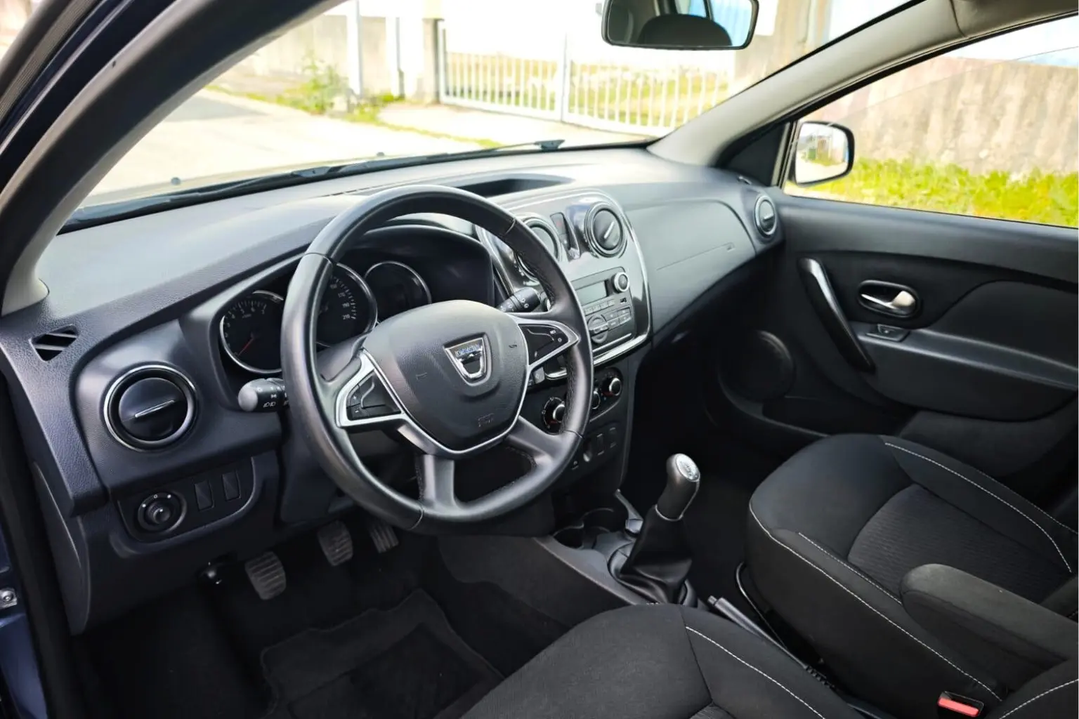 Dacia Sandero 1.0 SCe Essential 9