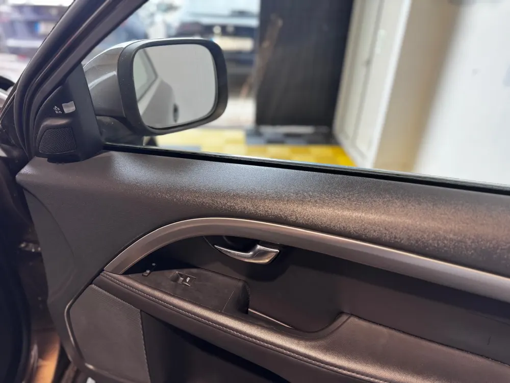 Volvo XC 70 2.0 D4 Momentum Geartronic 42