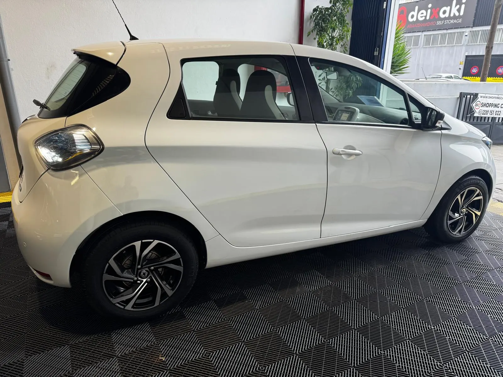 Renault Zoe 8