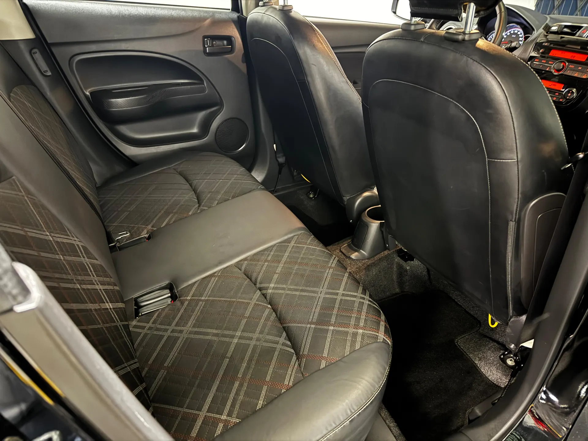 Mitsubishi Space Star 1.2 Intense CVT 52