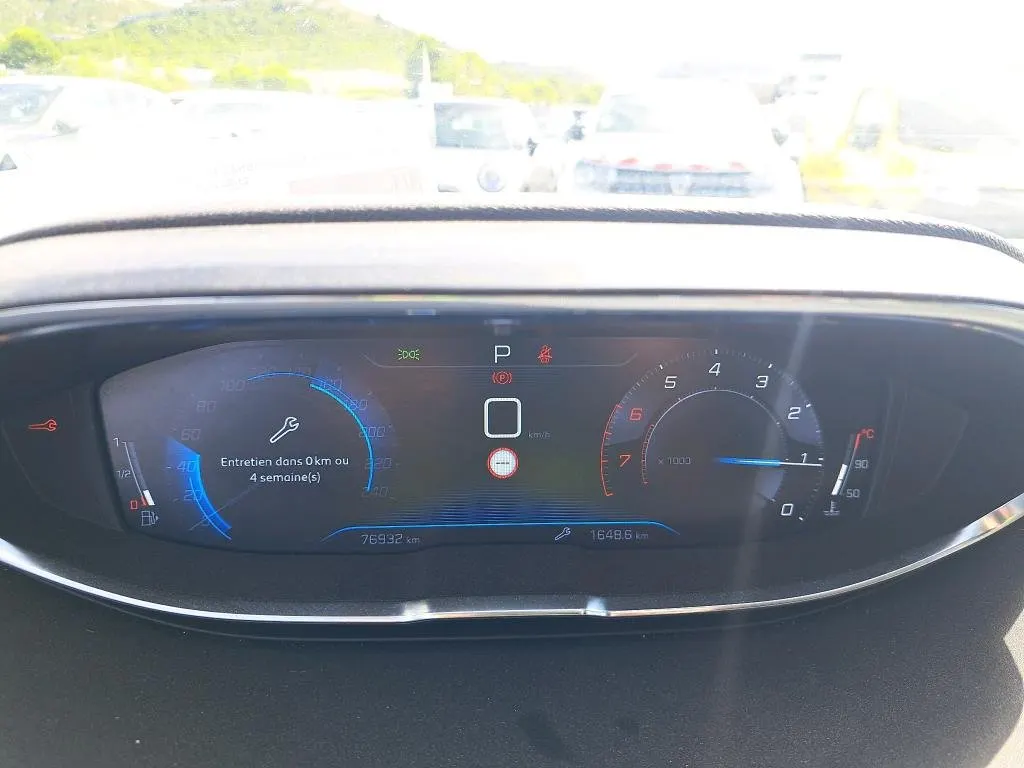 Peugeot 3008 1.2 PureTech Allure EAT8 5