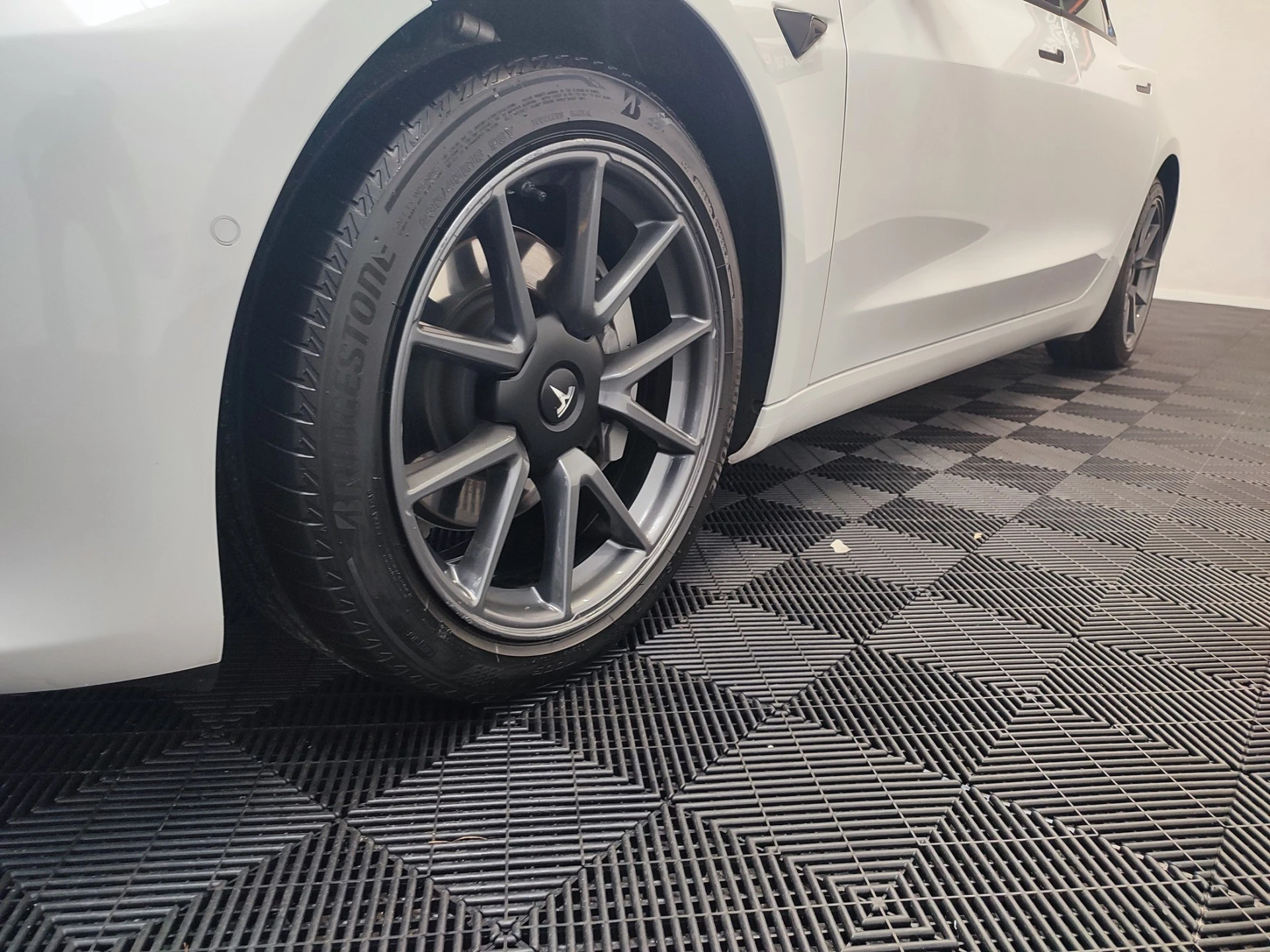 Tesla Model 3 17