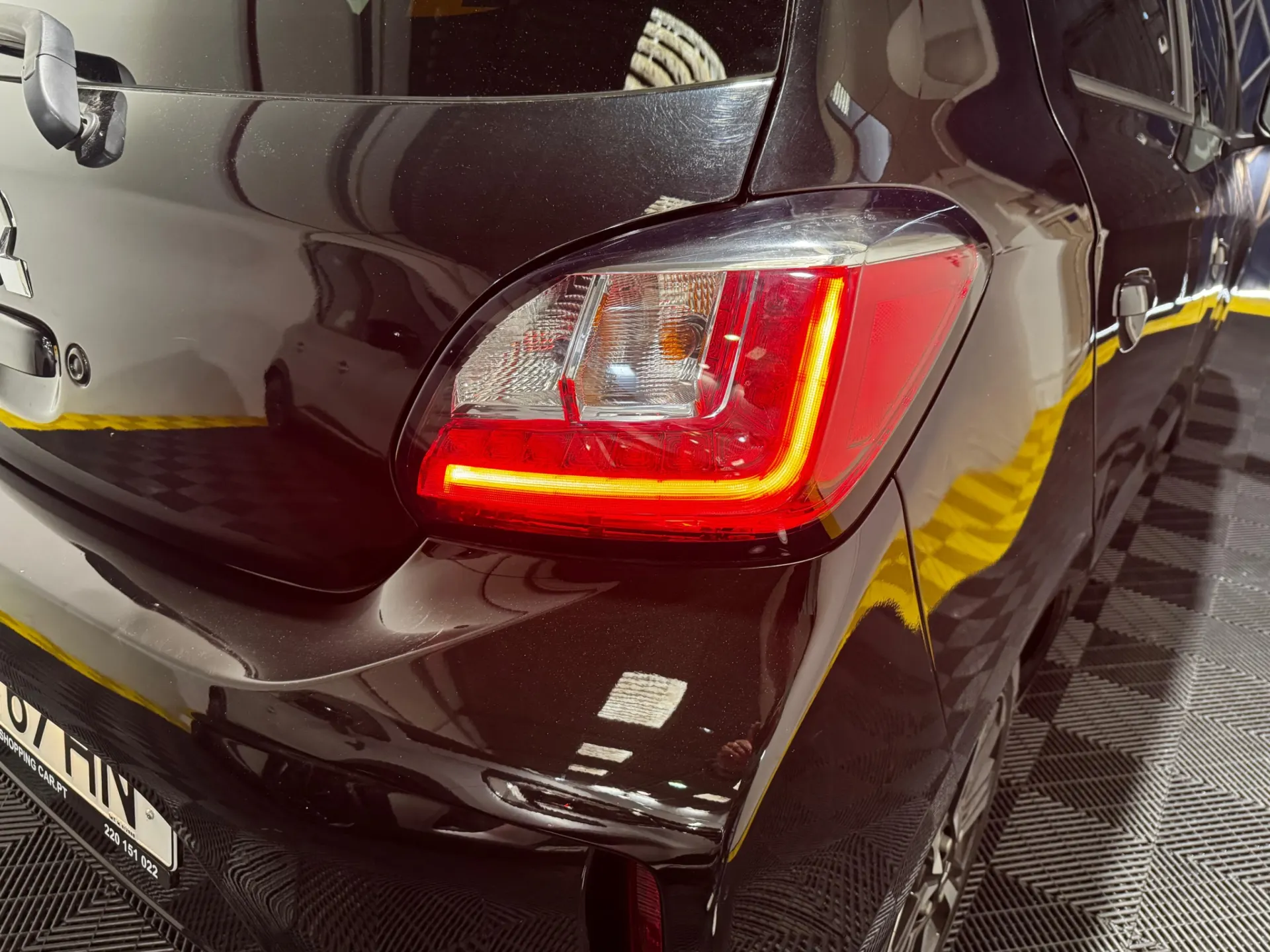 Mitsubishi Space Star 1.2 Intense CVT 9