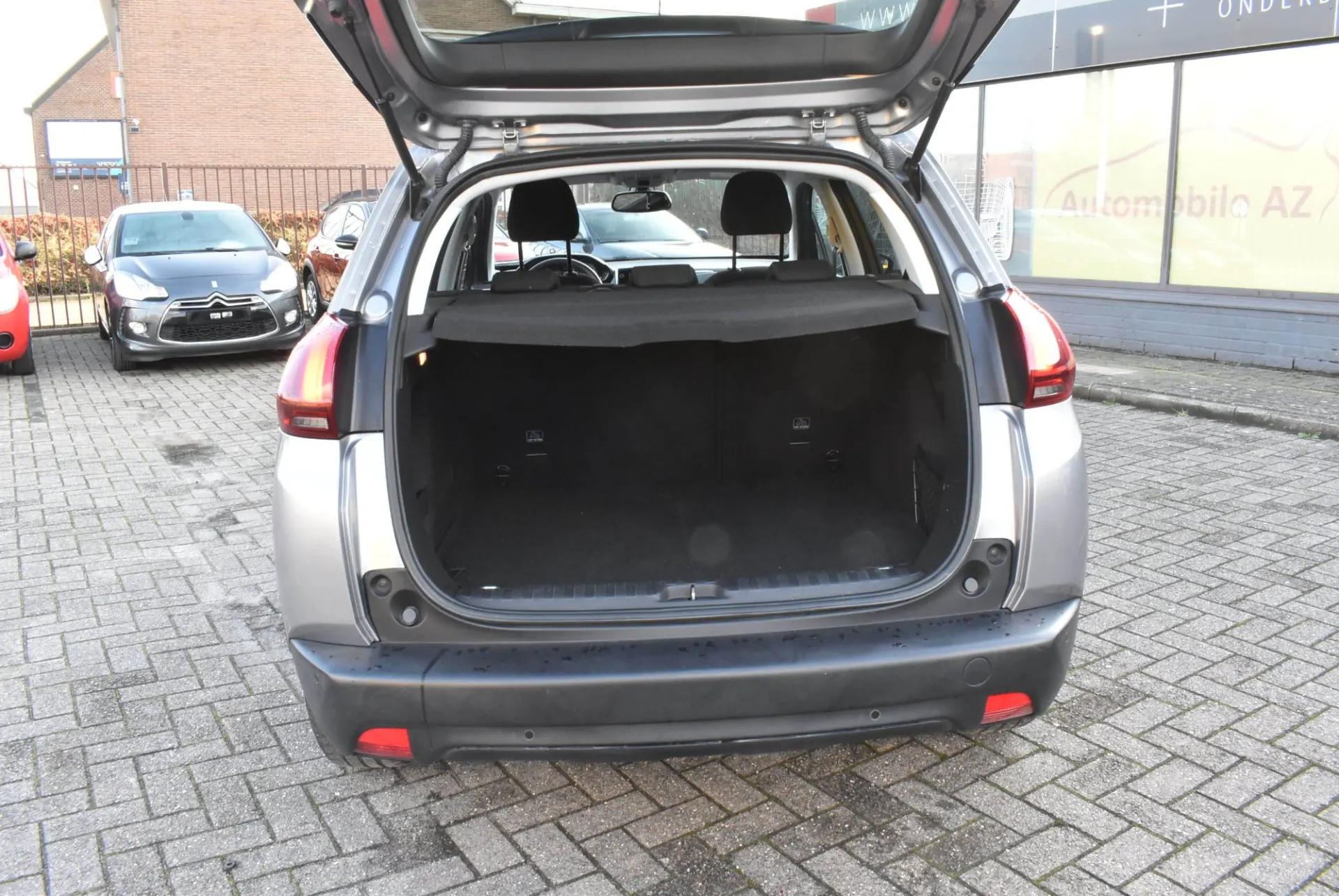 Peugeot 2008 1.2 PureTech Allure 4