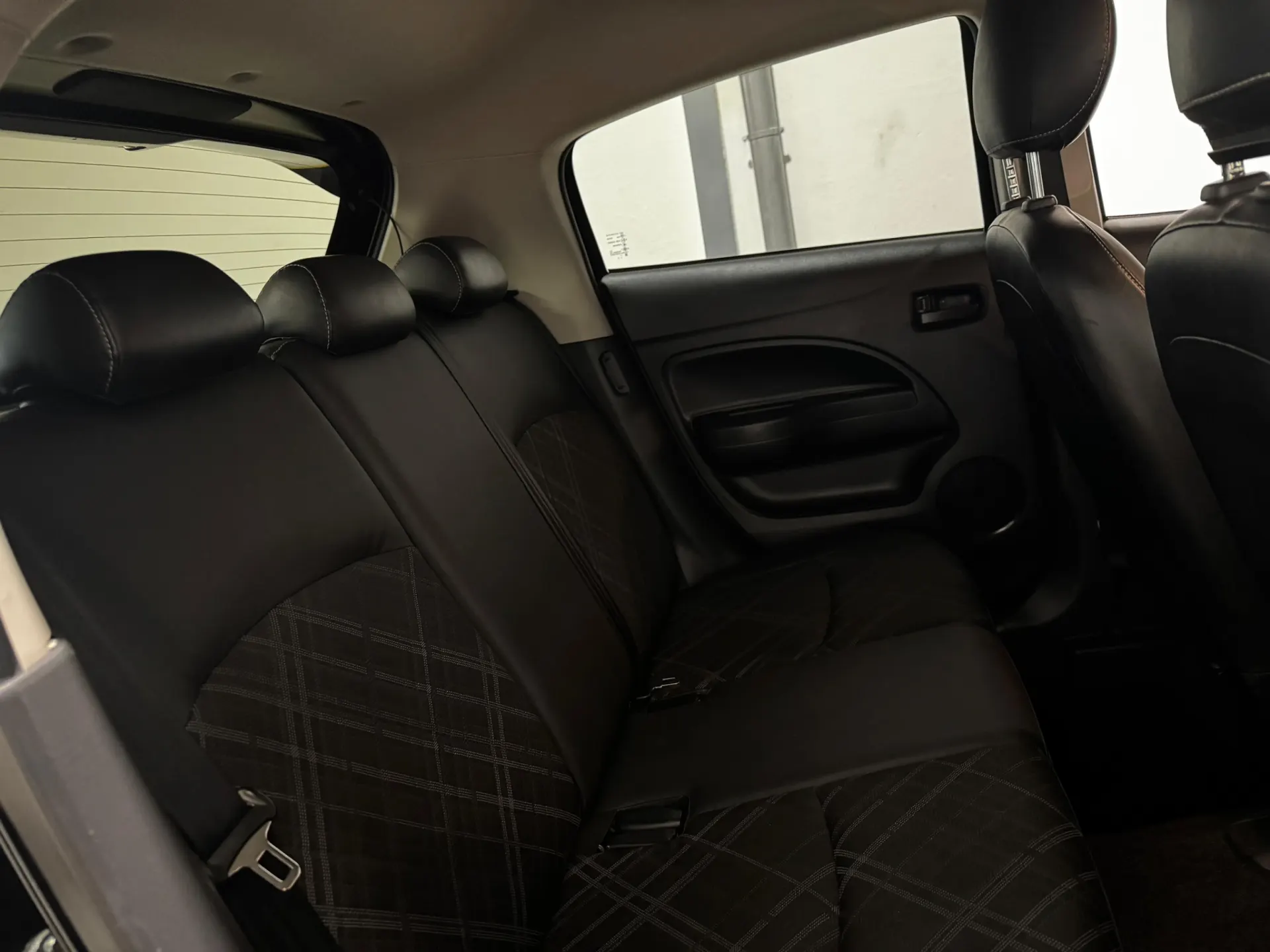 Mitsubishi Space Star 1.2 Intense CVT 33