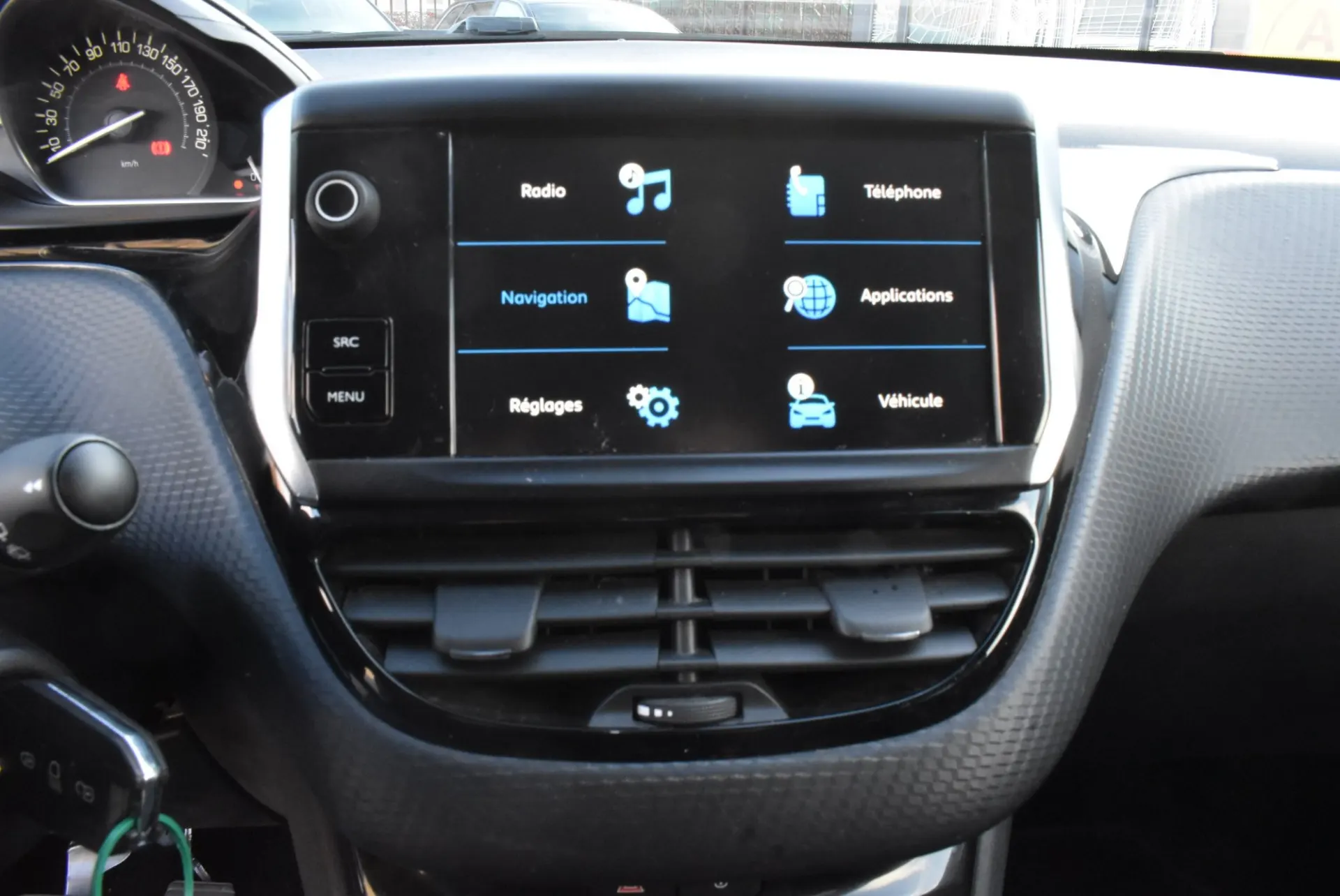 Peugeot 2008 1.2 PureTech Allure 12