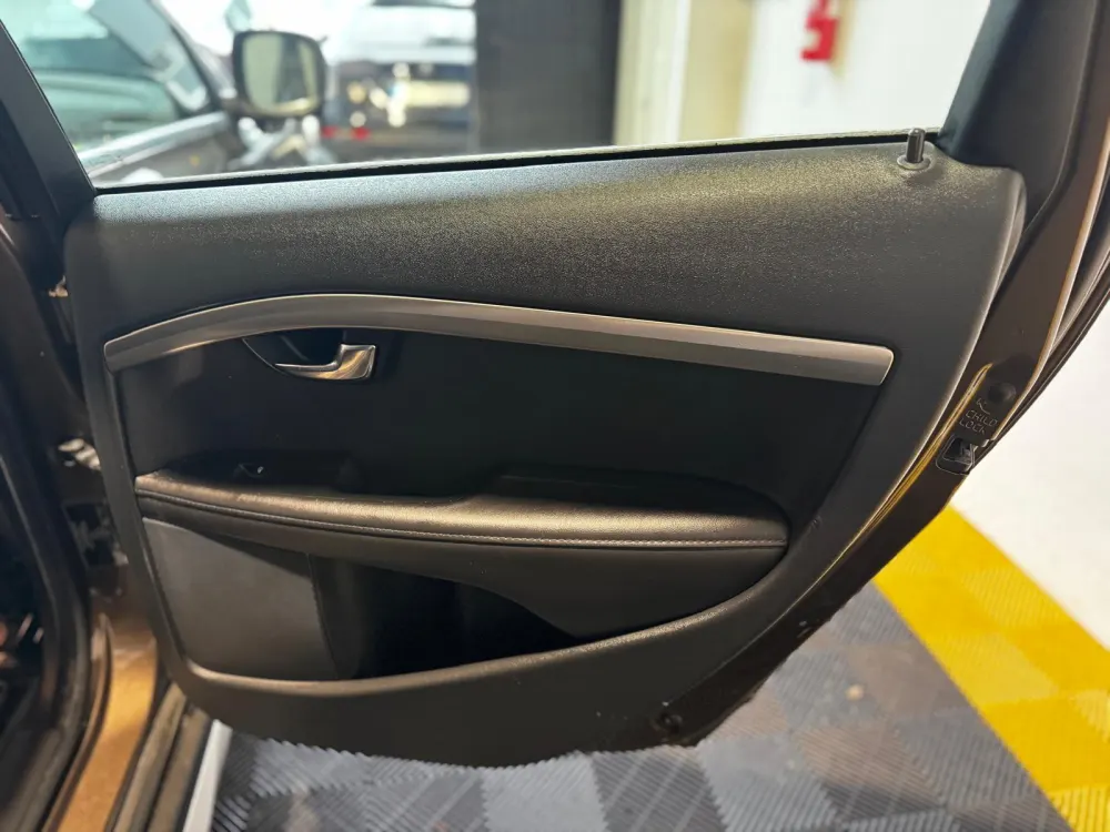 Volvo XC 70 2.0 D4 Momentum Geartronic 47