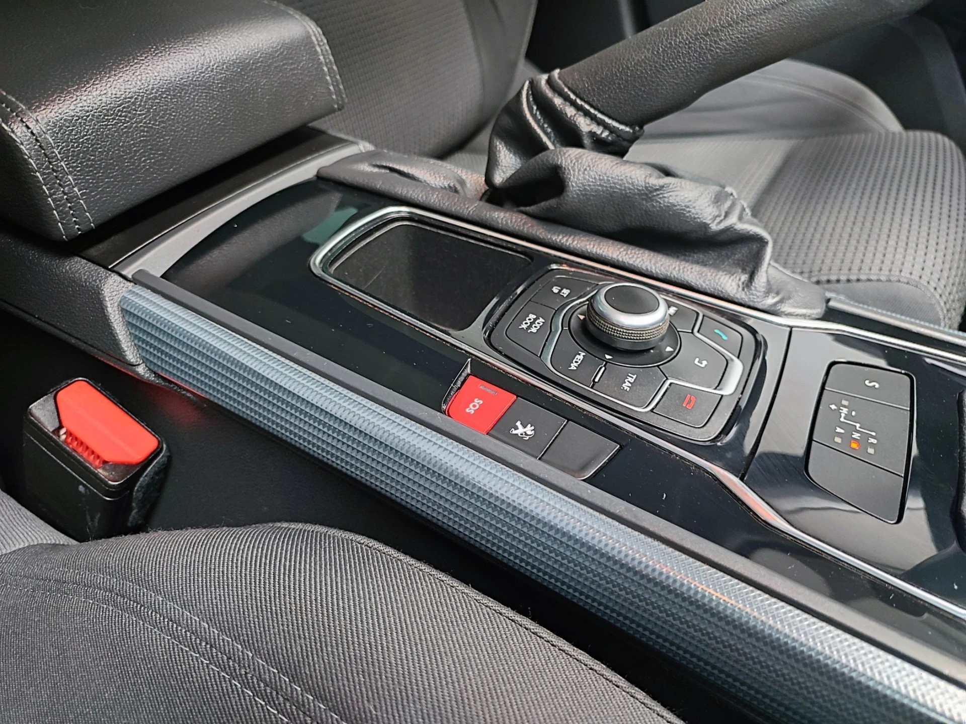 Peugeot 508 SW 36