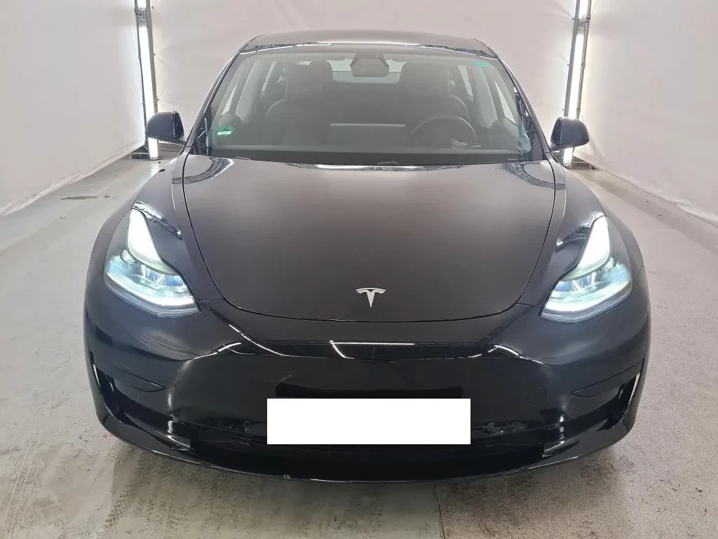 Tesla Model 3 2