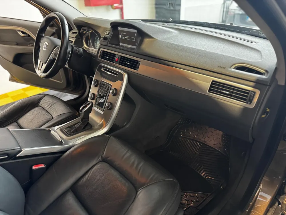 Volvo XC 70 2.0 D4 Momentum Geartronic 16