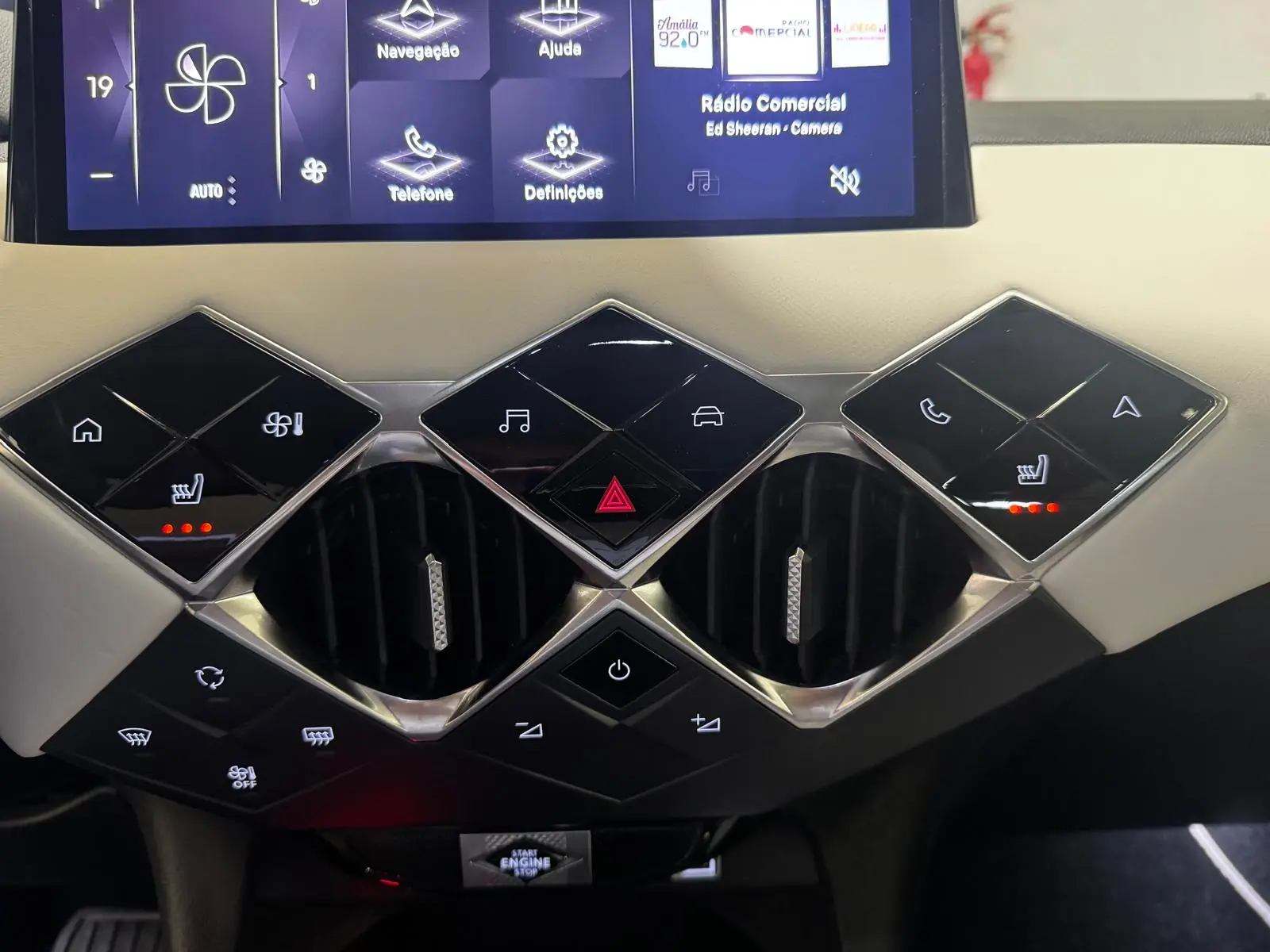 DS DS3 Crossback PureTech 100 PERFORMANCE LINE 27