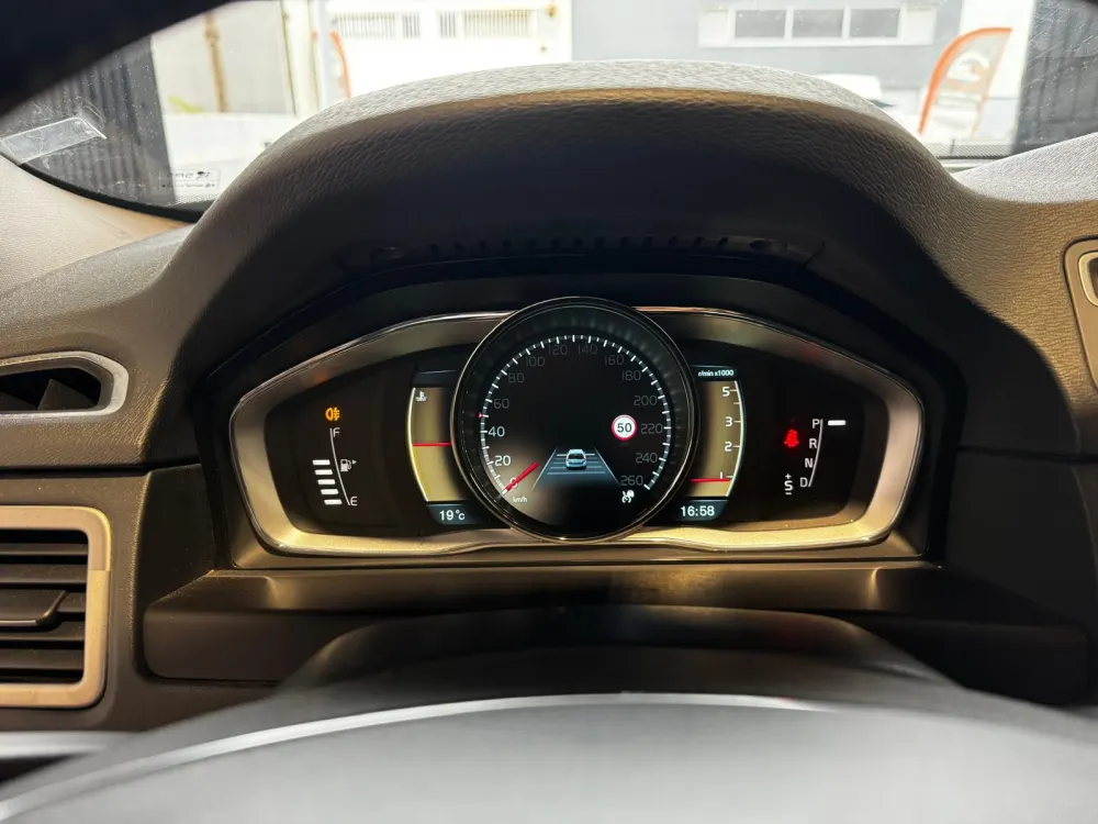 Volvo XC 70 2.0 D4 Momentum Geartronic 20