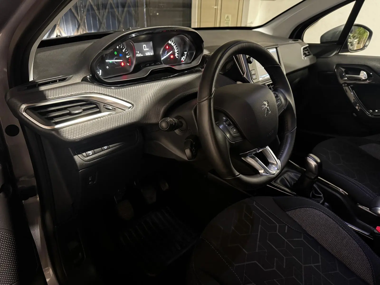 Peugeot 2008 1.2 PureTech Allure 15