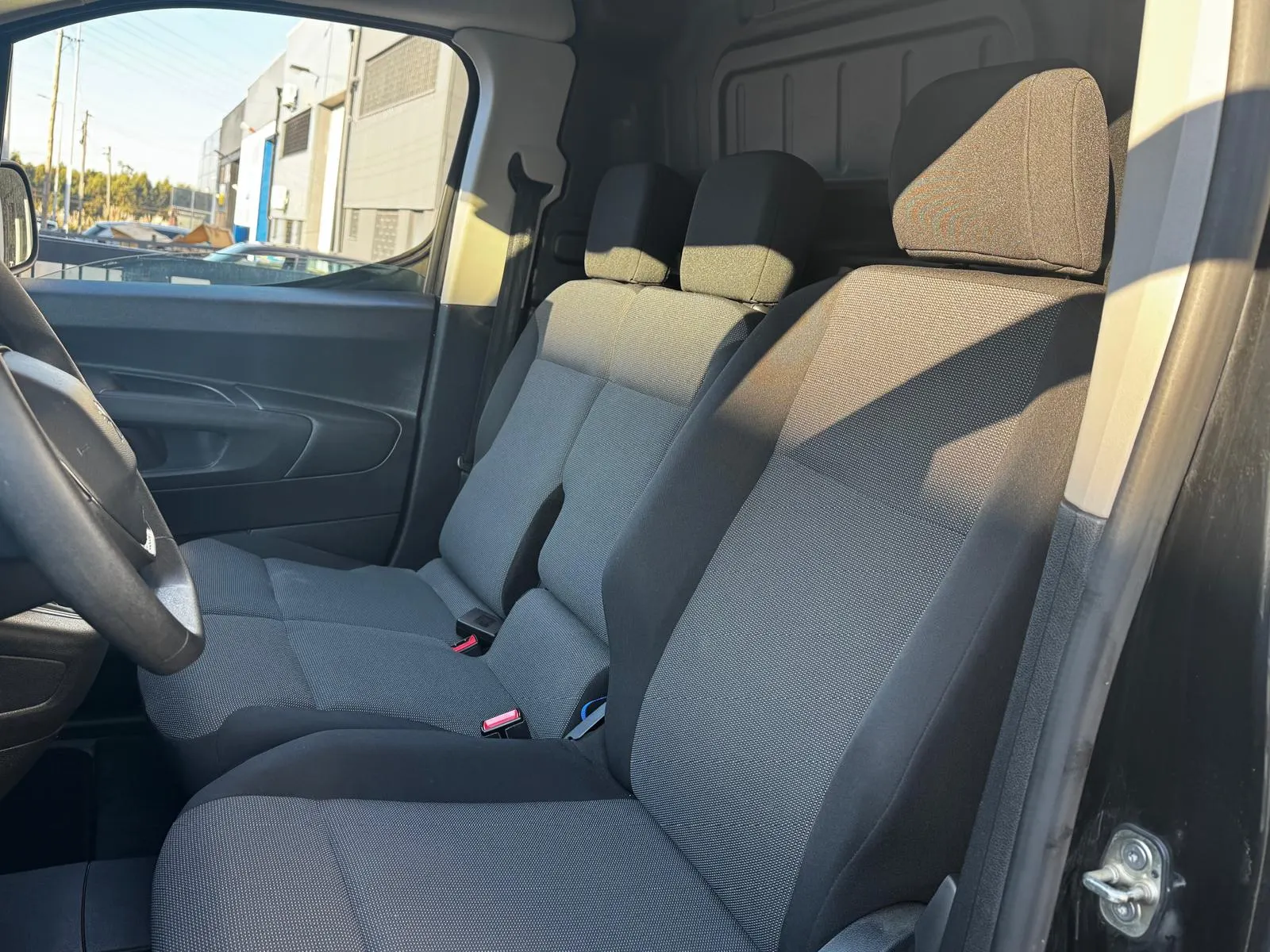 Peugeot Partner 1.6 BlueHDi Confort 32