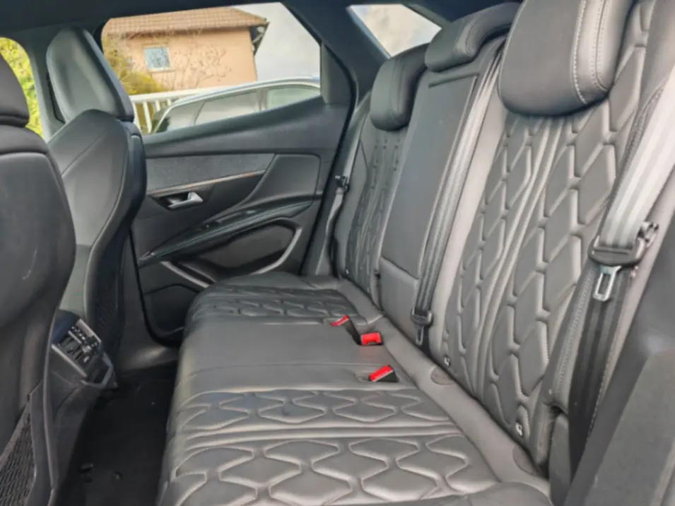 Peugeot 3008 PureTech 130 Stop & Start GPF EAT8 Allure Pack 15