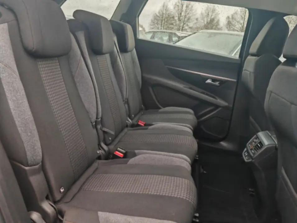 Peugeot 5008 1.2 PureTech Allure Pack EAT8 17