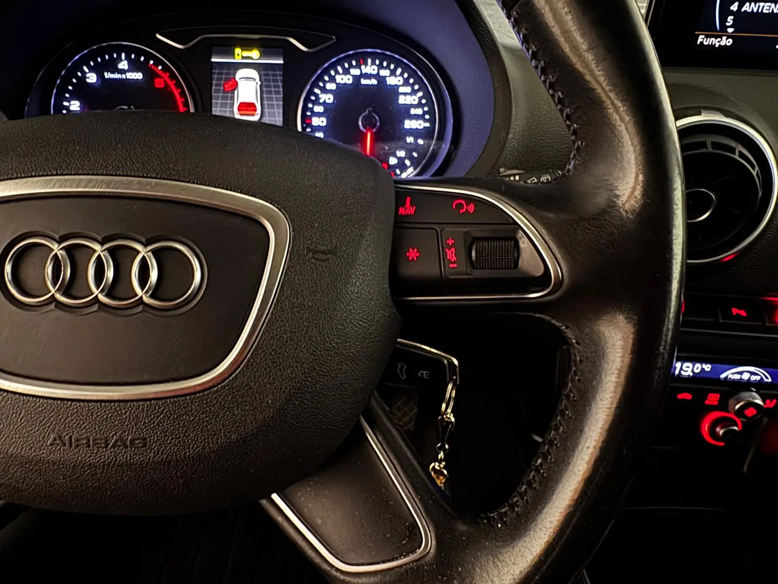 Audi A3 1.6 TDI DPF S line Sport Pack 18