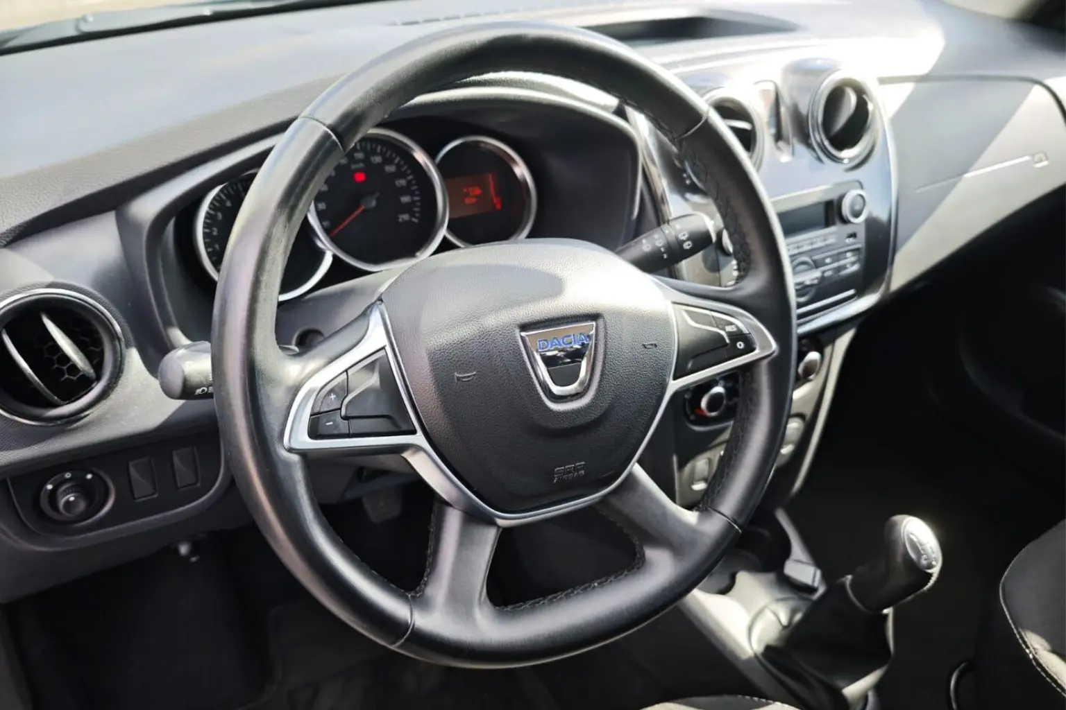 Dacia Sandero 1.0 SCe Essential 10