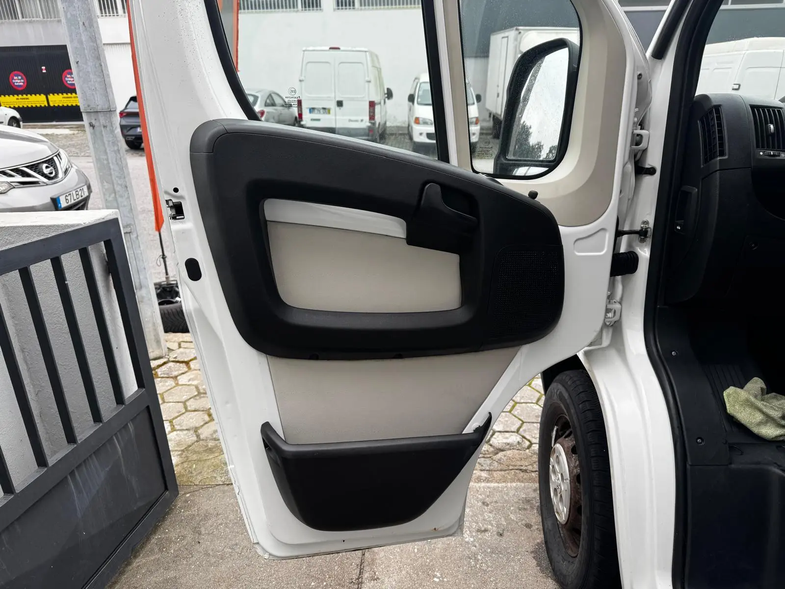 Peugeot Boxer 2.2 HDi 335 L2 CD 11