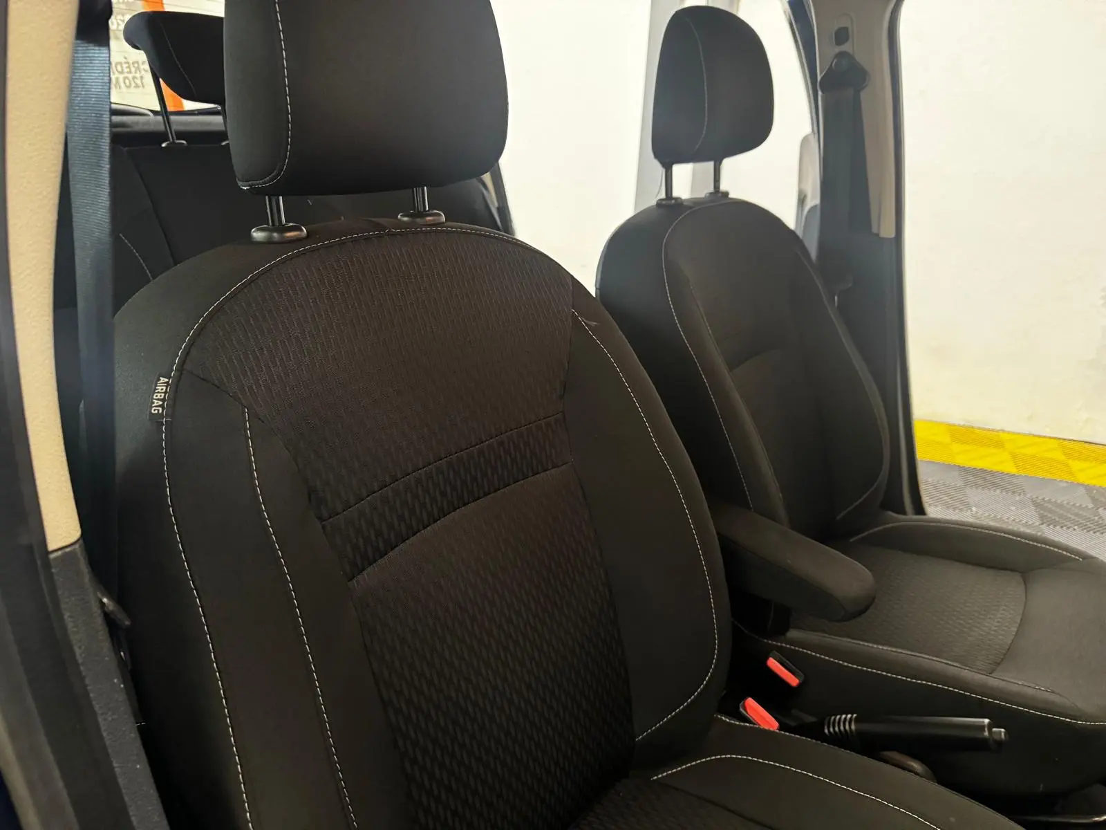 Dacia Sandero 1.0 SCe Essential 40