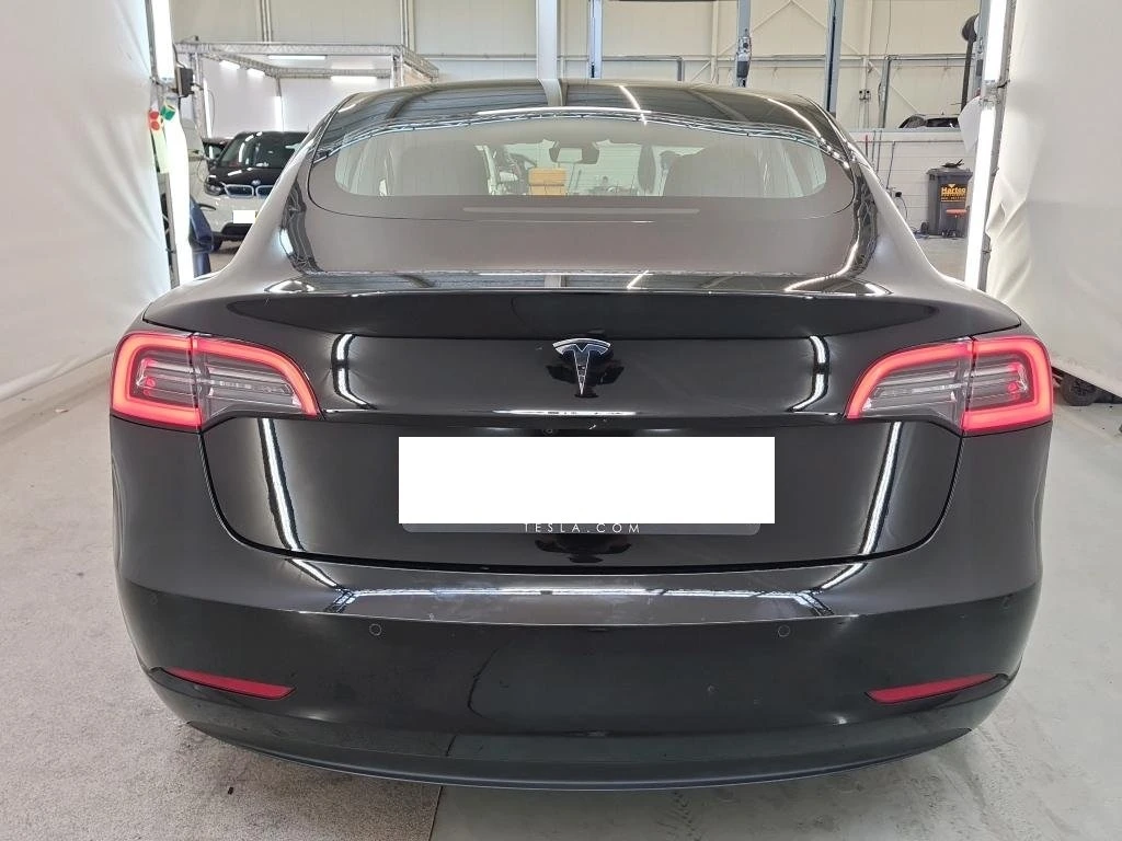 Tesla Model 3 Standard RWD Plus 8