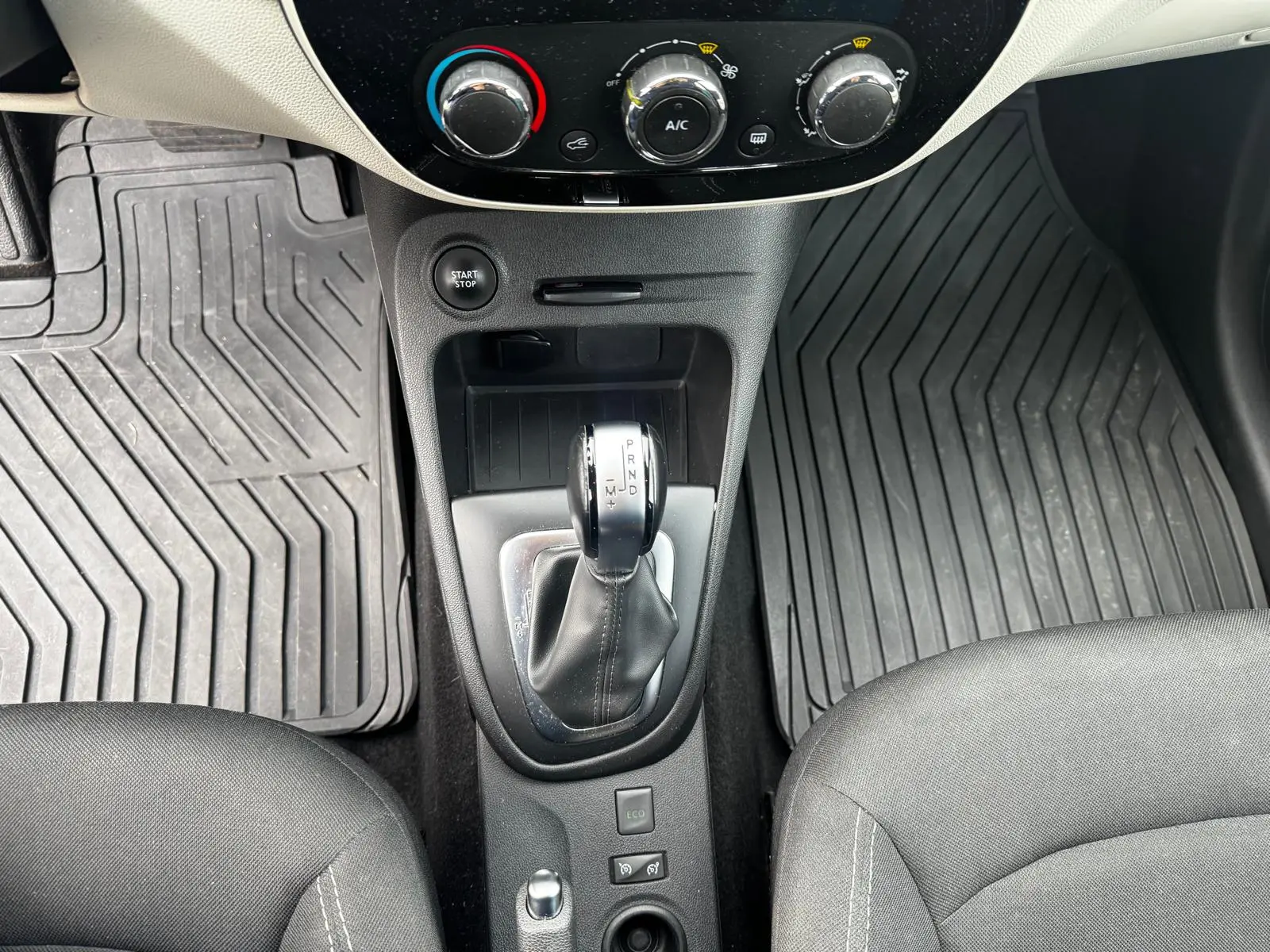 Renault Captur 1.5 dCi Initiale Paris EDC 31