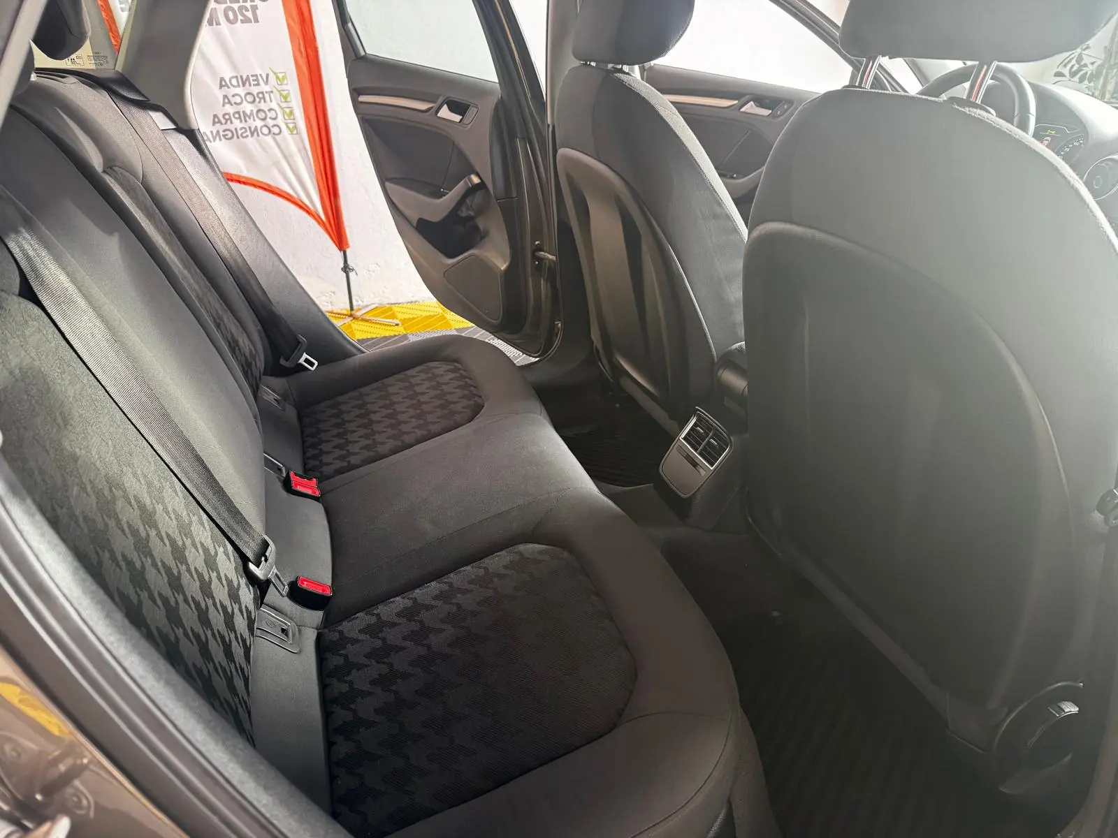 Audi A3 1.6 TDI DPF S line Sport Pack 34