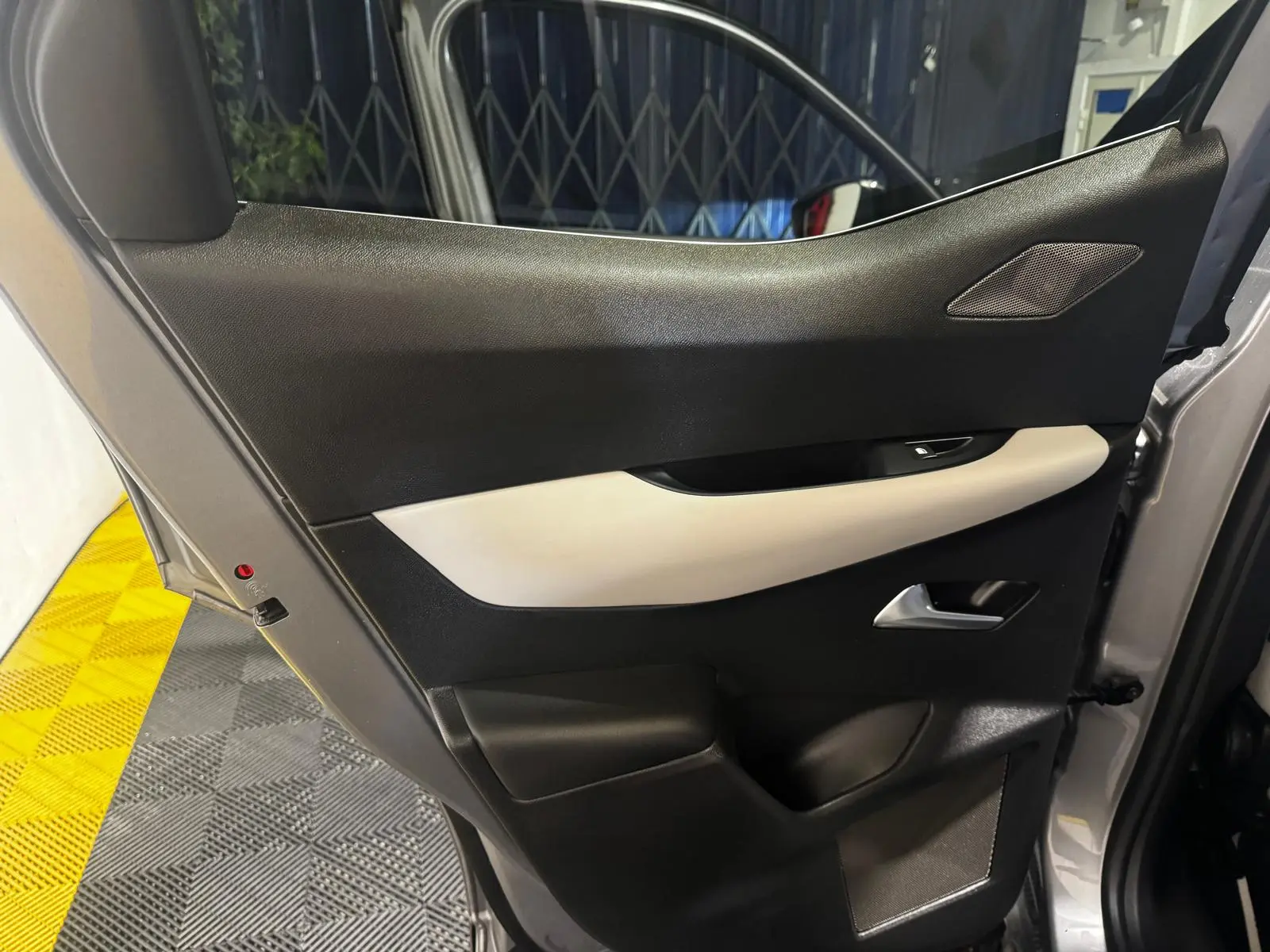 DS DS3 Crossback PureTech 100 PERFORMANCE LINE 43