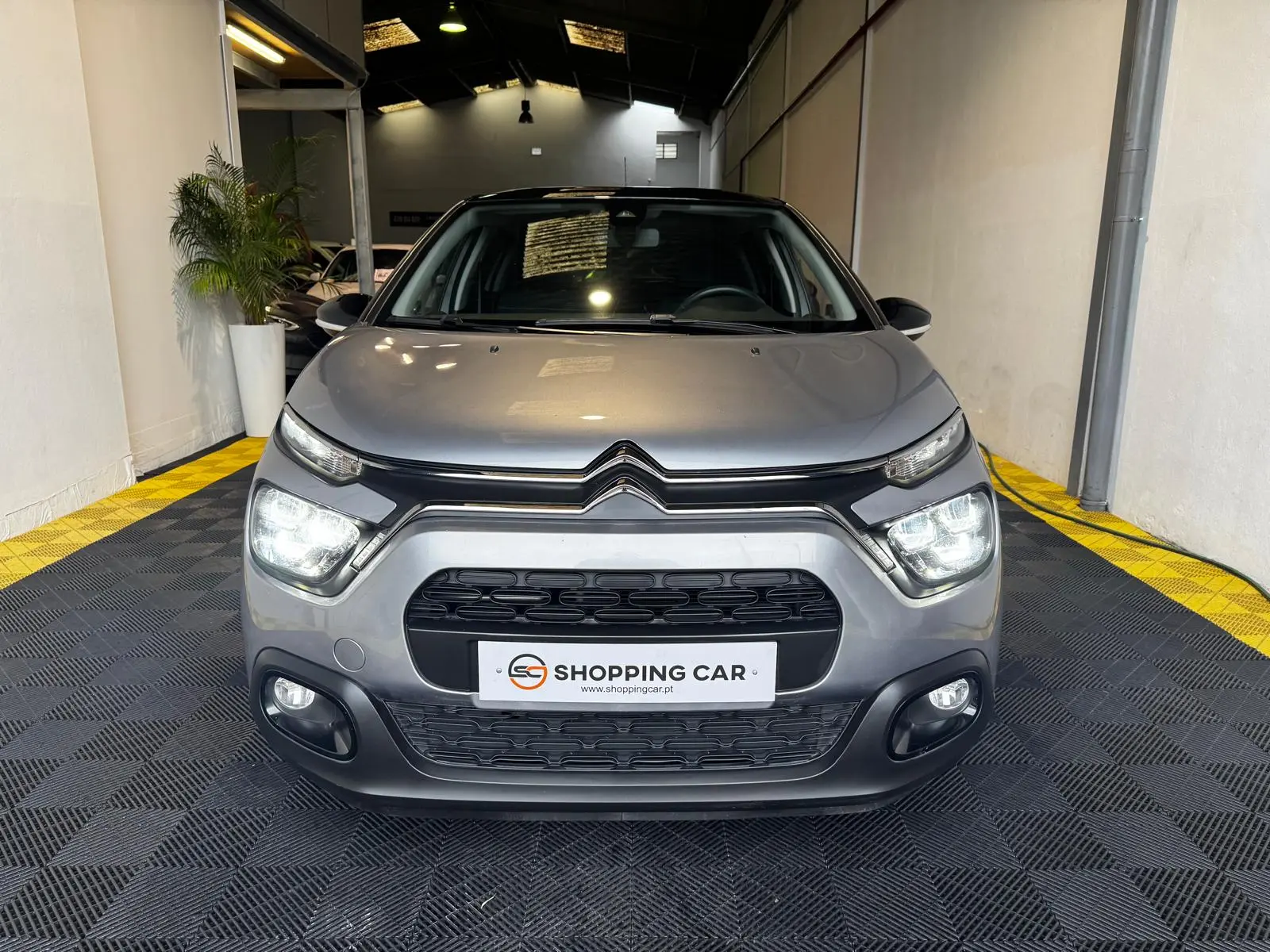 Citroën C3 1.2 PureTech Shine 2