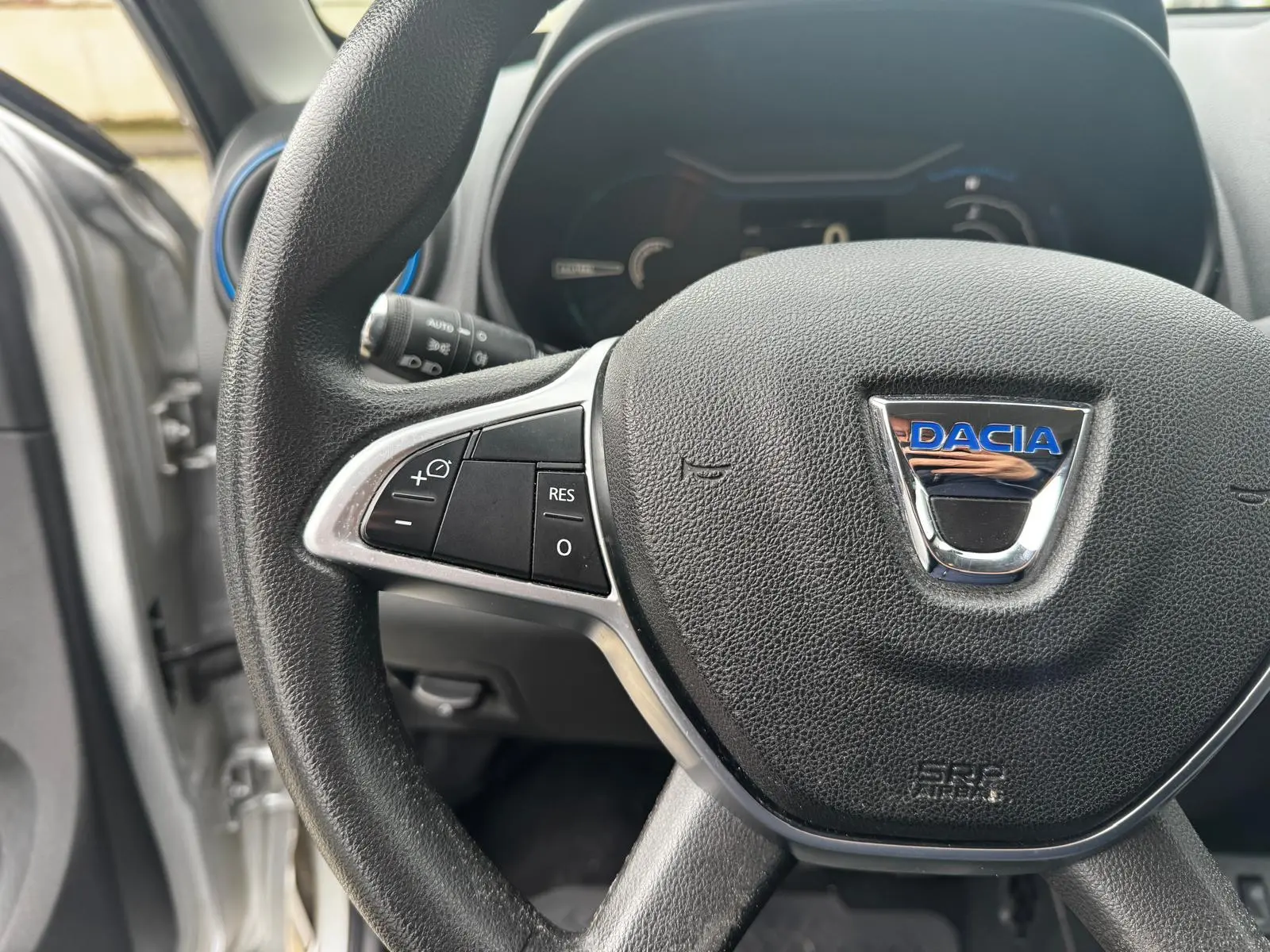 Dacia Spring Comfort 13