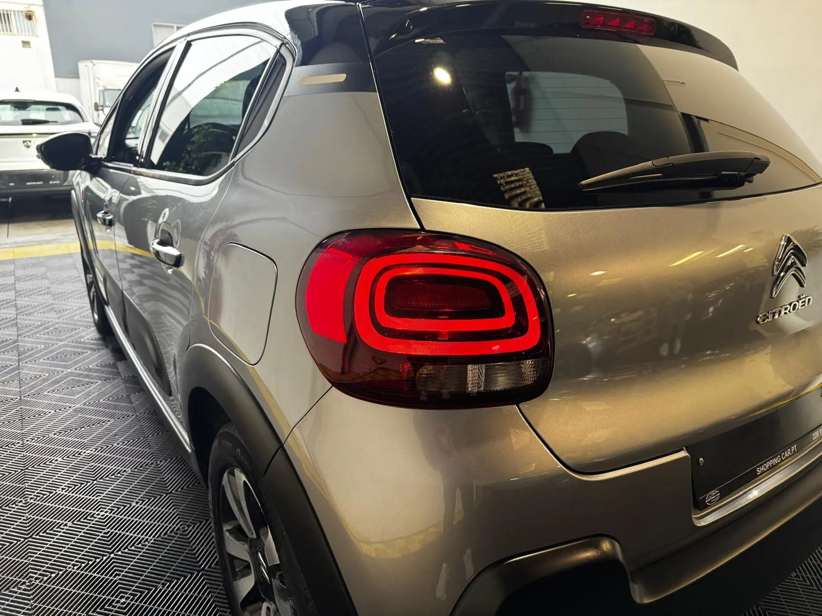 Citroën C3 1.2 PureTech Shine 13