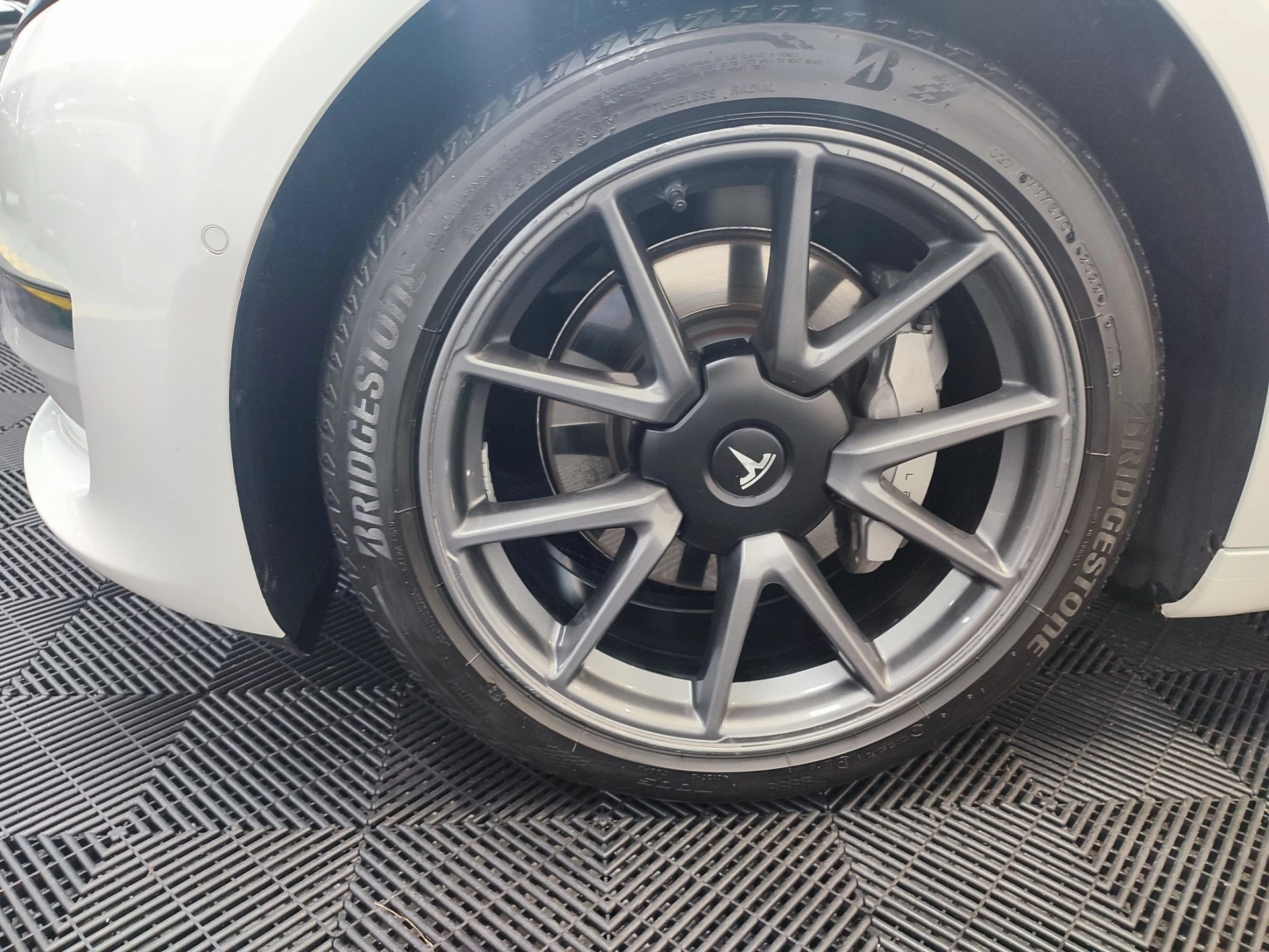 Tesla Model 3 16