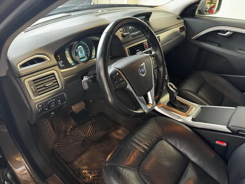 Volvo XC 70 2.0 D4 Momentum Geartronic 15