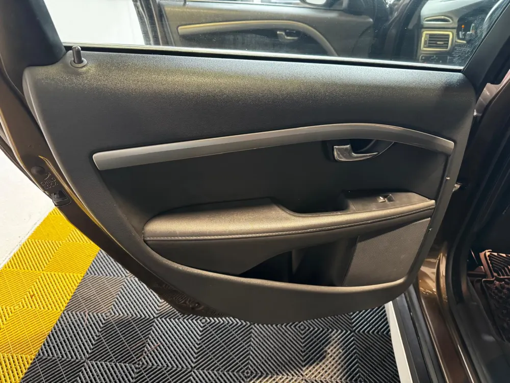 Volvo XC 70 2.0 D4 Momentum Geartronic 44