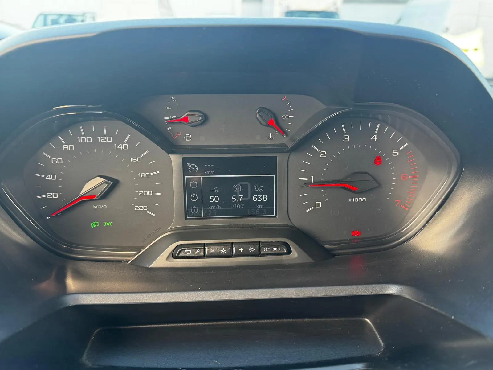 Peugeot Partner 1.6 BlueHDi Confort 27