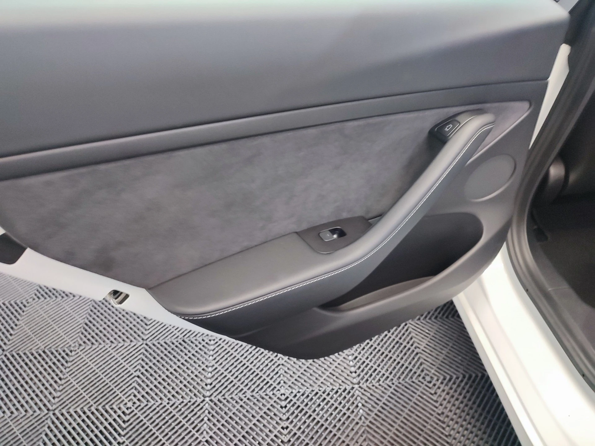 Tesla Model 3 43