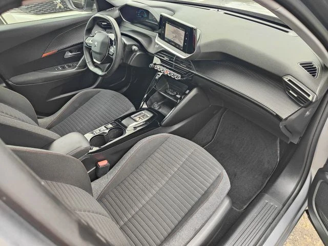 Peugeot e-2008 50 kWh Active 8