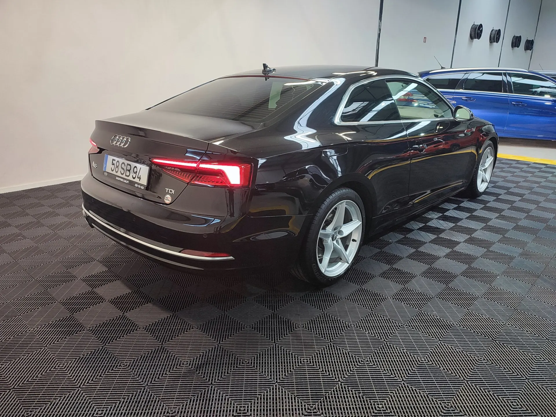 Audi A5 2.0 TDi quattro S tronic S-line 8