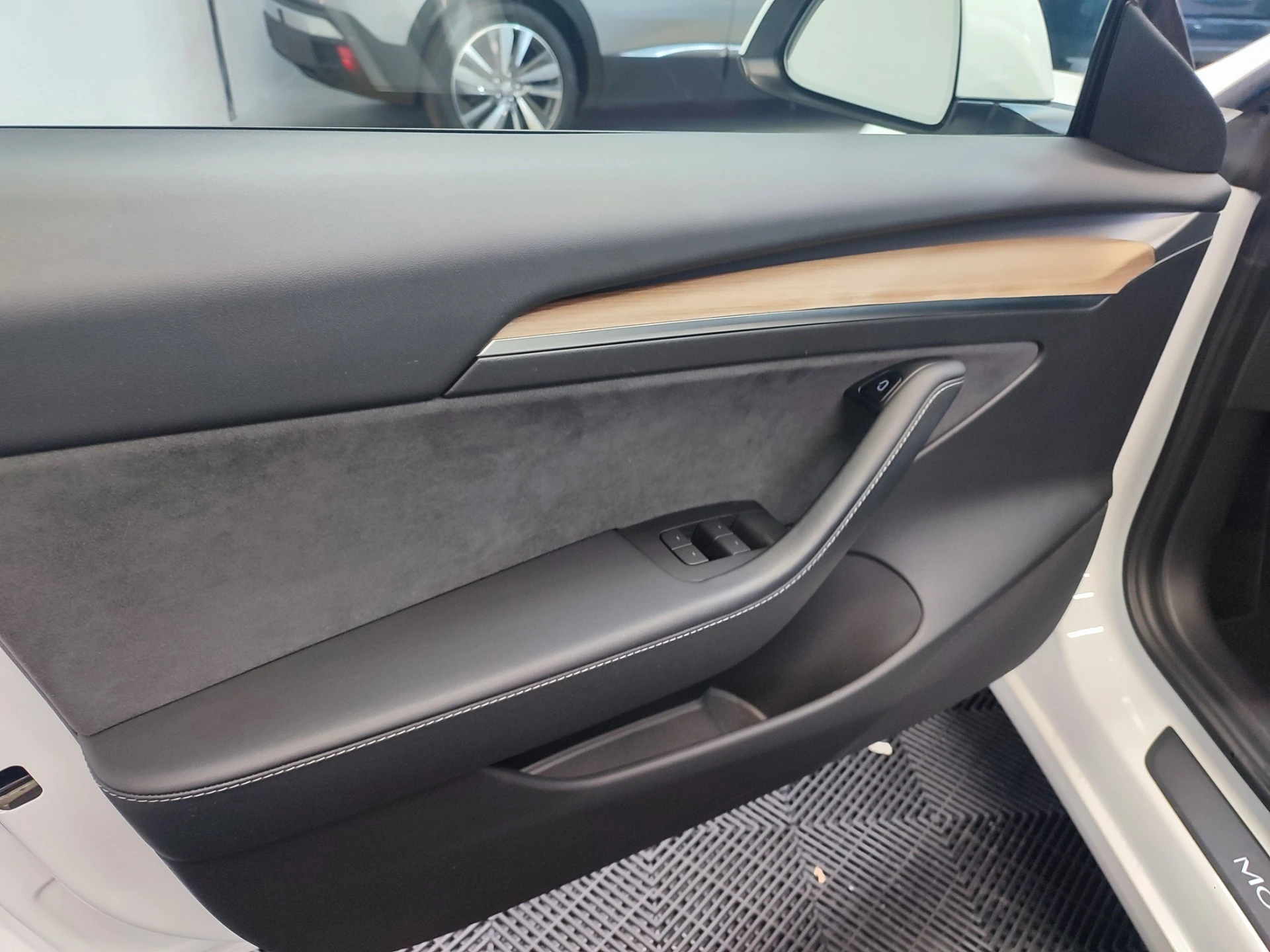 Tesla Model 3 44