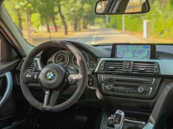 BMW 318 SPORT AUTO 17