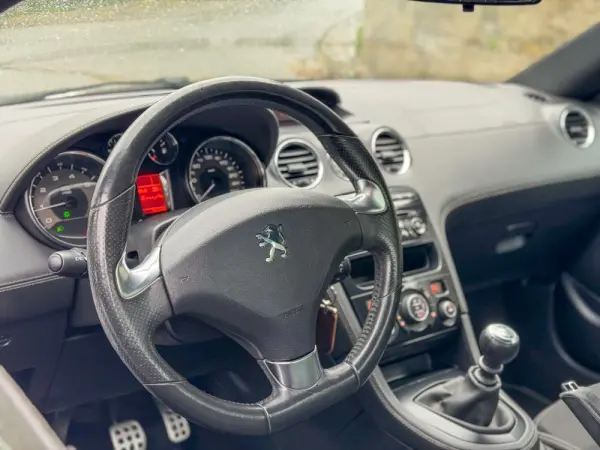 Peugeot RCZ 1.6 THP 10